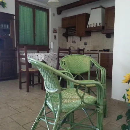 مزرعة للإقامة Agriturismo Il Vecchio Grillese غروسيتو