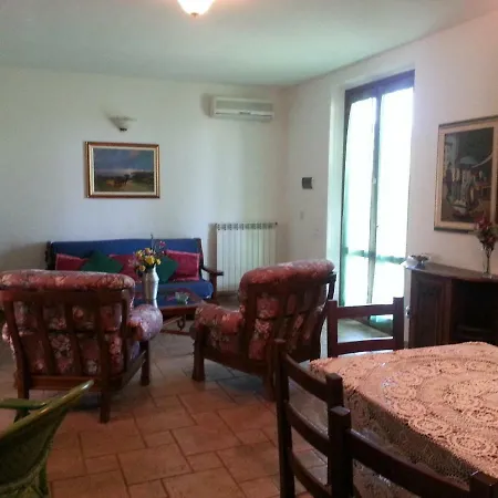 مزرعة للإقامة Agriturismo Il Vecchio Grillese *