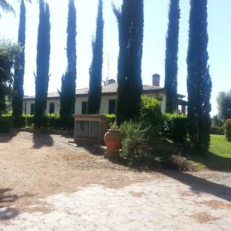 Agriturismo Il Vecchio Grillese مزرعة للإقامة