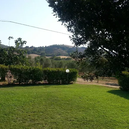 مزرعة للإقامة Agriturismo Il Vecchio Grillese *