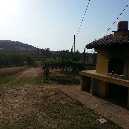 مزرعة للإقامة Agriturismo Il Vecchio Grillese